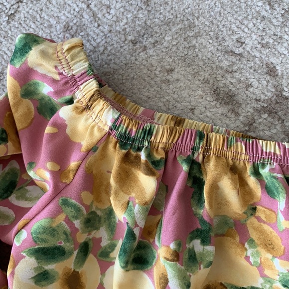 Kids girls off the shoulder top size large. - Picture 4 of 6